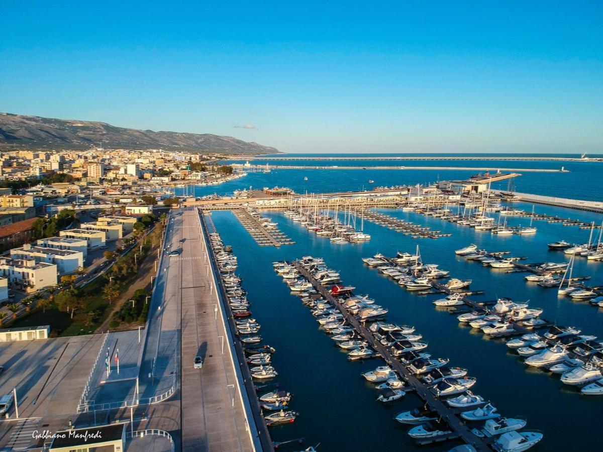 Hotel Marina Del Gargano Houseboat Manfredonia Exteriér fotografie