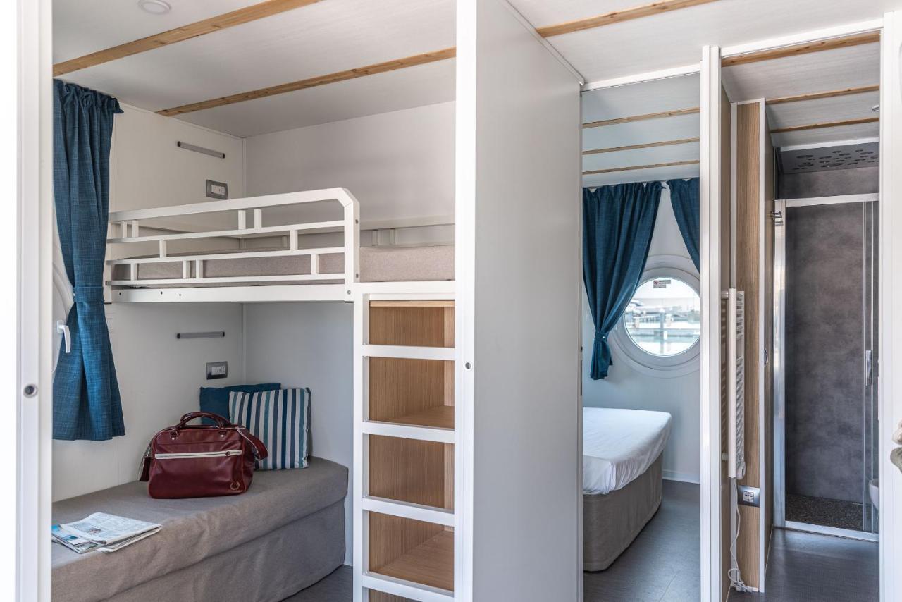 Hotel Marina Del Gargano Houseboat Manfredonia Exteriér fotografie
