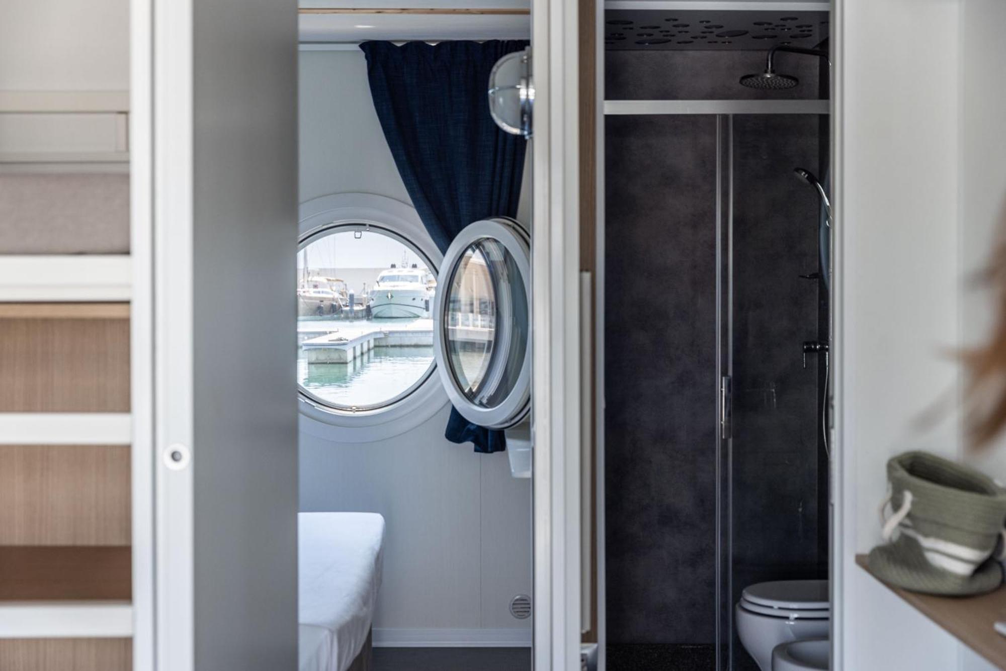 Hotel Marina Del Gargano Houseboat Manfredonia Exteriér fotografie