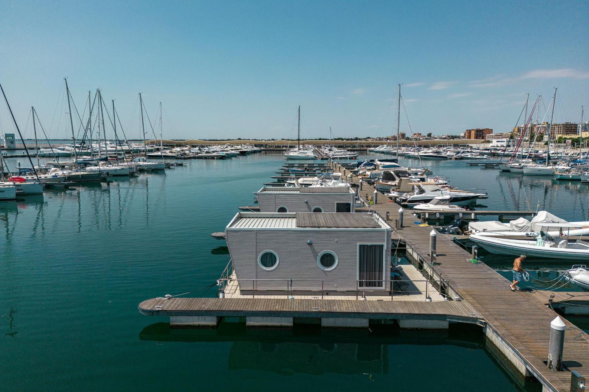 Hotel Marina Del Gargano Houseboat Manfredonia Exteriér fotografie
