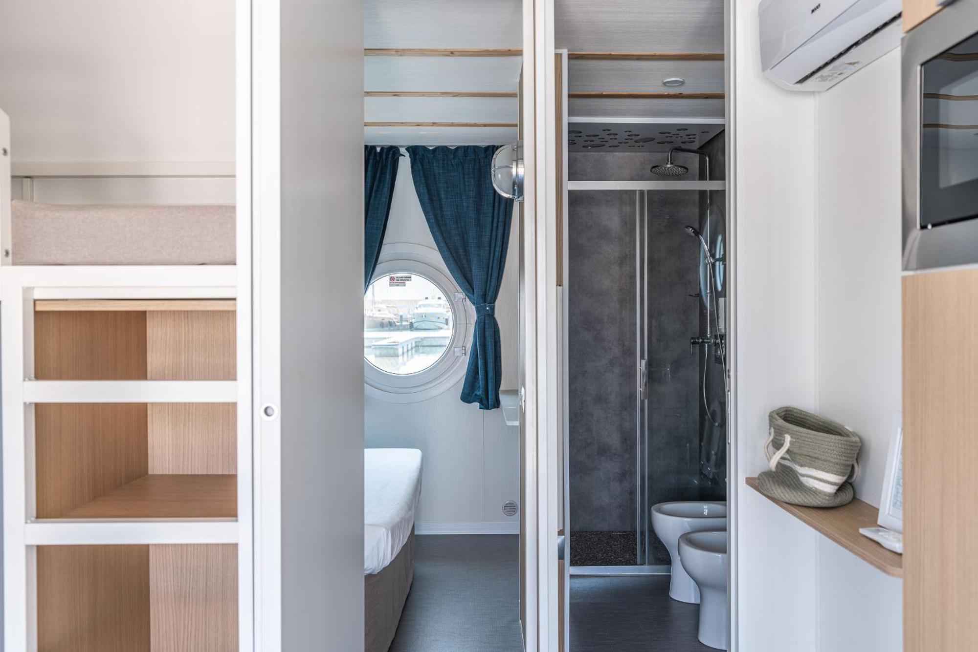 Hotel Marina Del Gargano Houseboat Manfredonia Exteriér fotografie