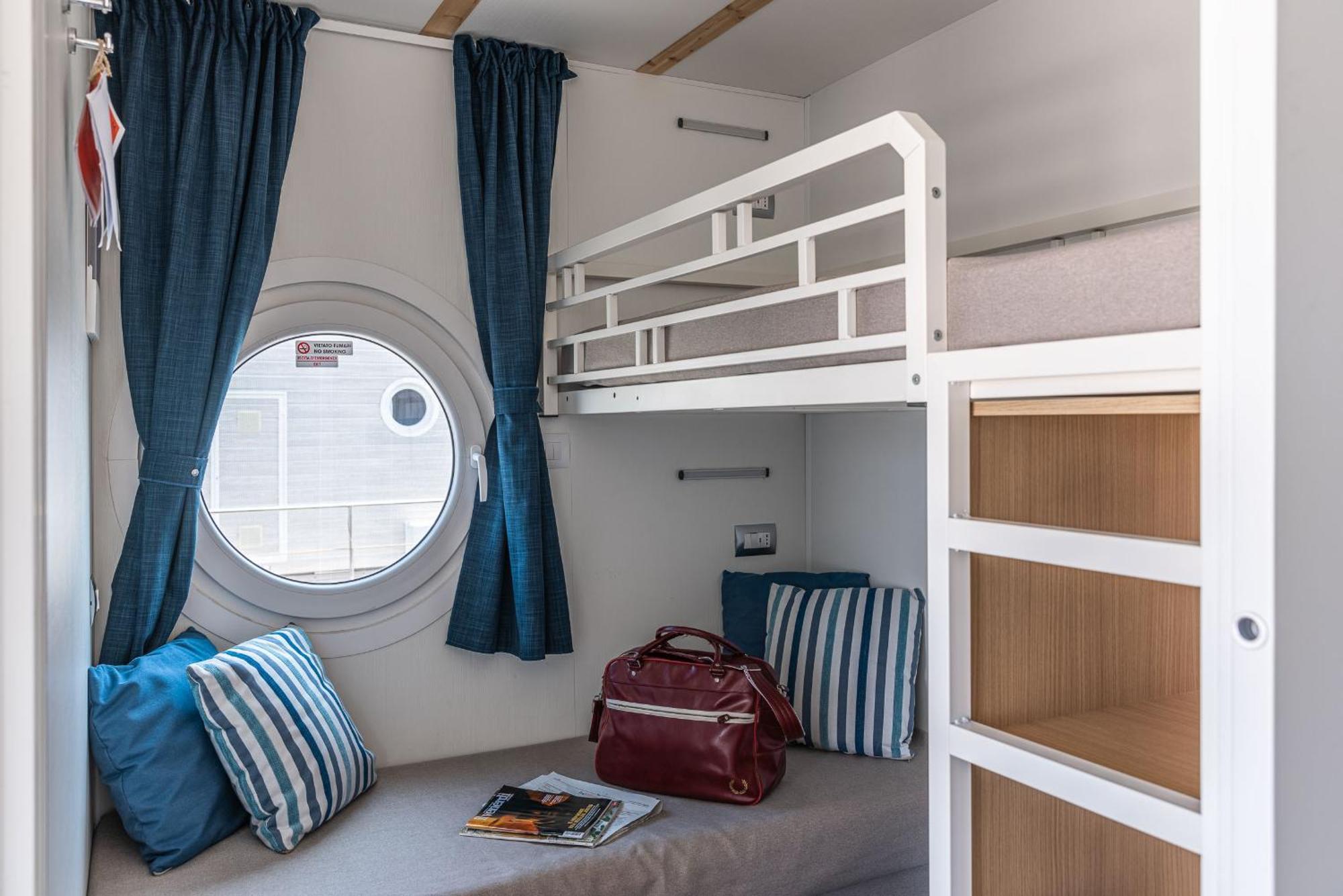 Hotel Marina Del Gargano Houseboat Manfredonia Exteriér fotografie
