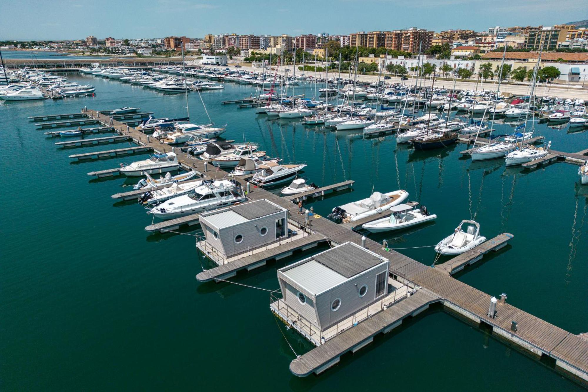 Hotel Marina Del Gargano Houseboat Manfredonia Exteriér fotografie